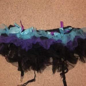 Cute Halloween tutu with garter clips